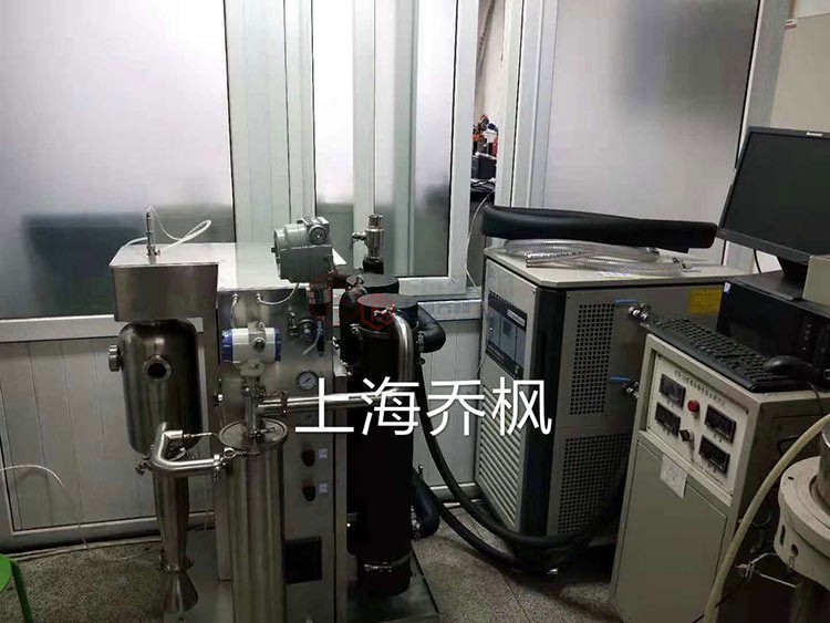某大學(xué)實(shí)驗(yàn)室采購實(shí)驗(yàn)型閉式噴霧干燥機(jī)現(xiàn)場(chǎng)照